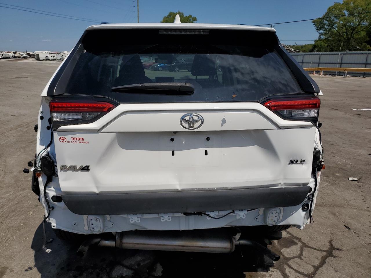 2020 TOYOTA RAV4 XLE - Фото 6