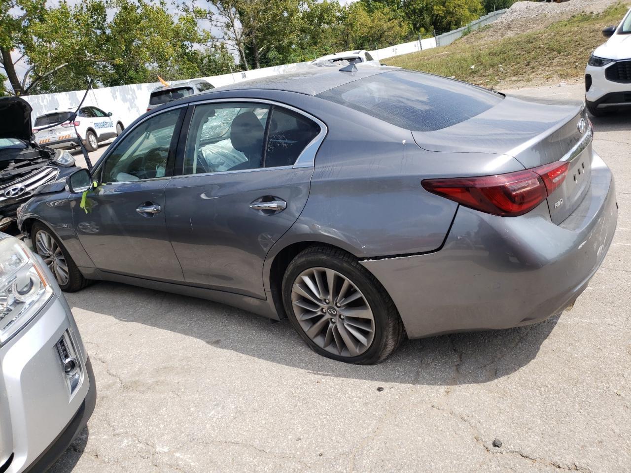 2018 INFINITI Q50 LUXE - Image 2