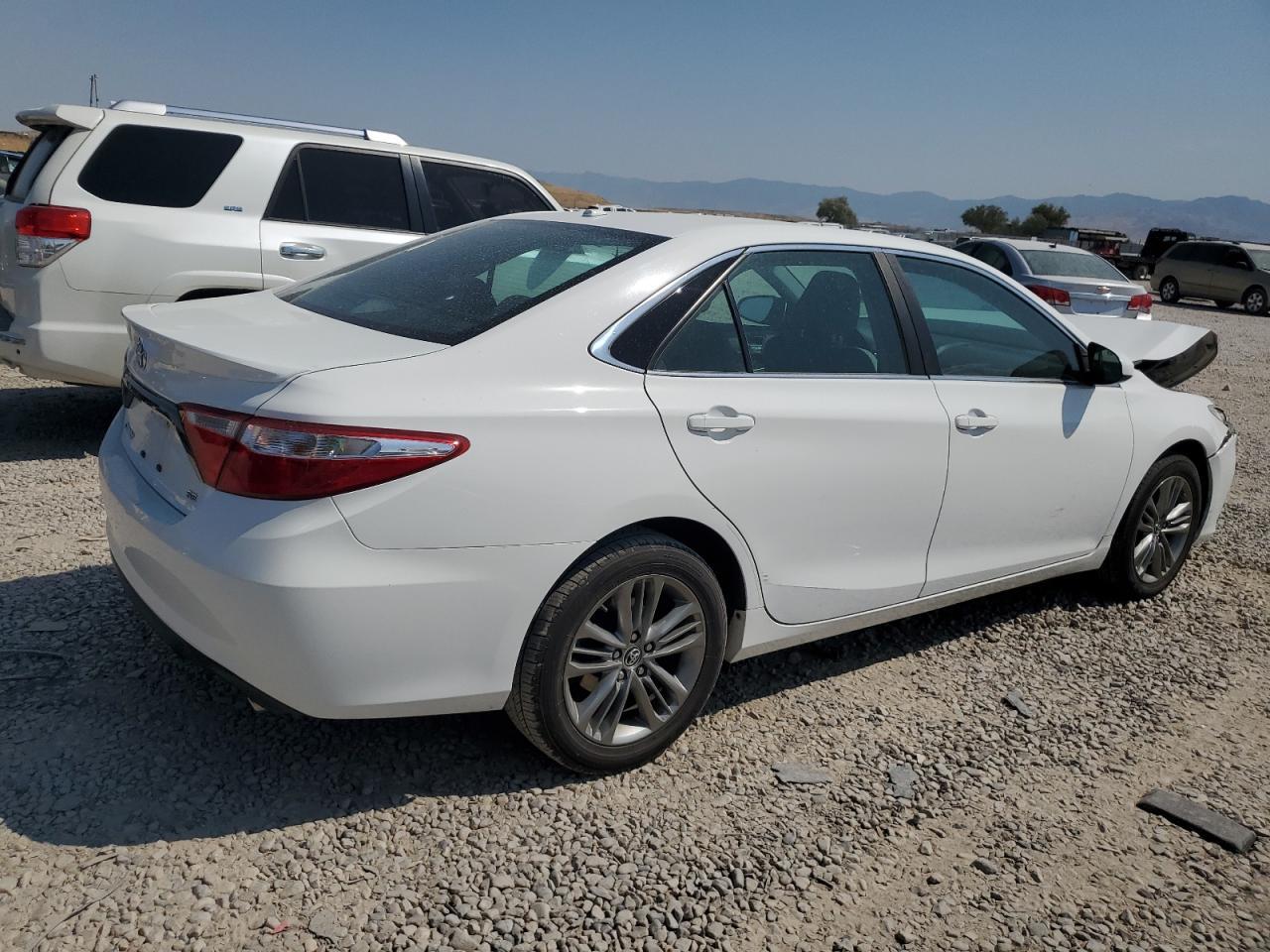 2016 TOYOTA CAMRY LE - Фото 3