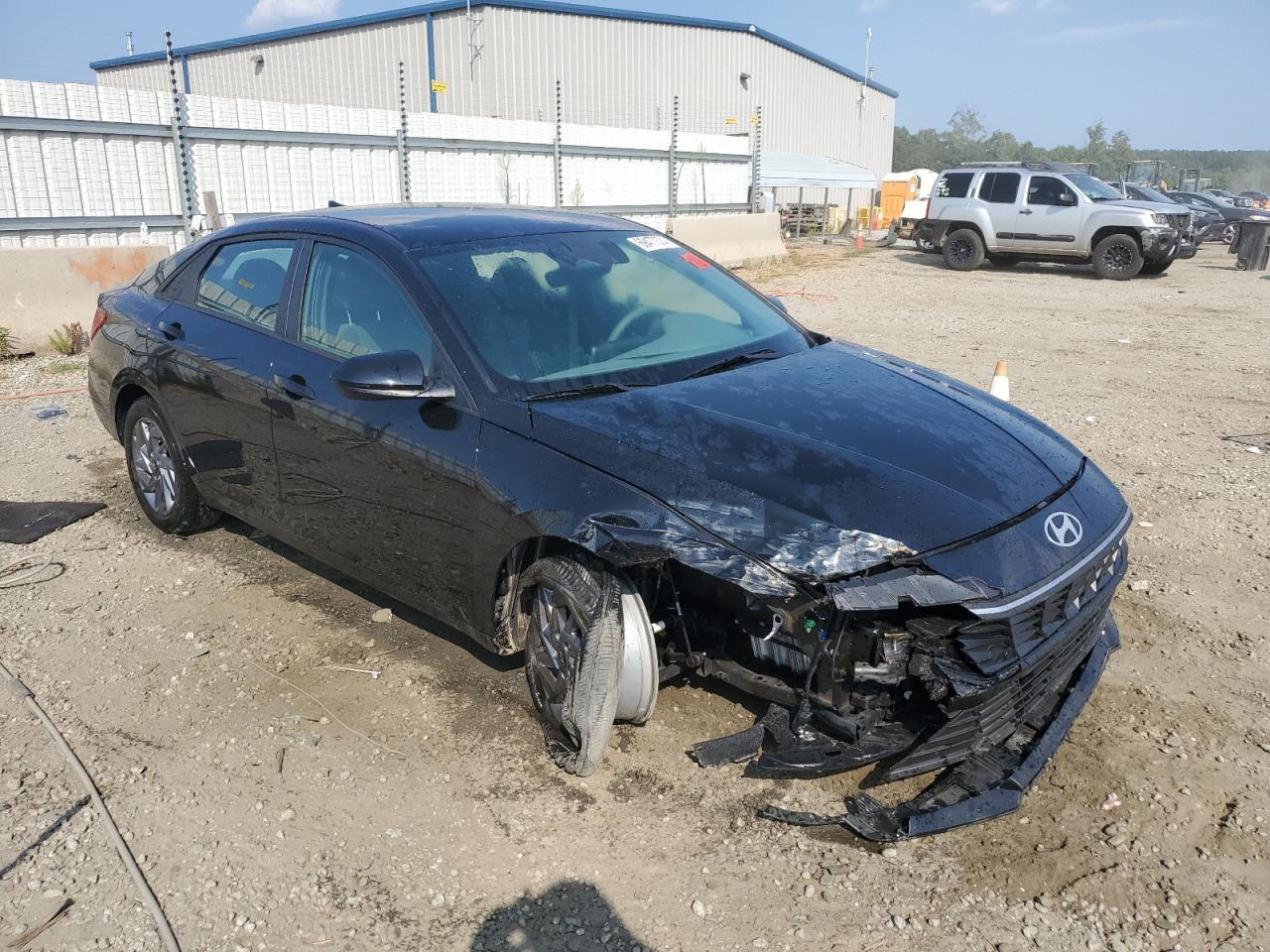 2024 HYUNDAI ELANTRA SE - Фото 4