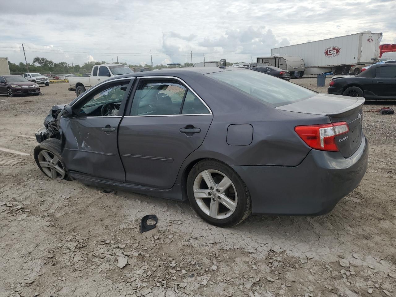 2014 TOYOTA CAMRY L - Image 2