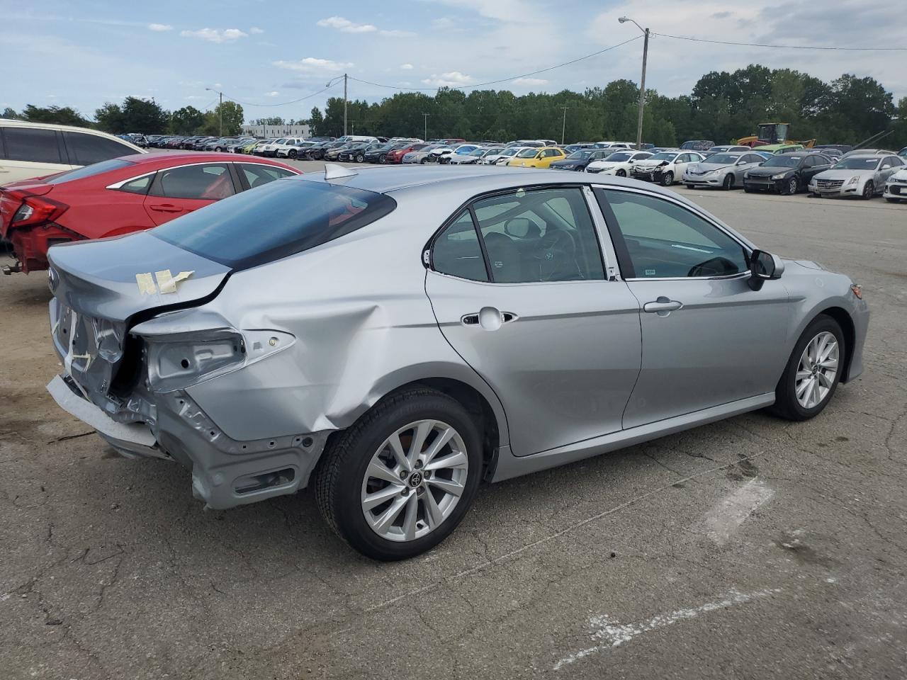 2023 TOYOTA CAMRY LE - Фото 3