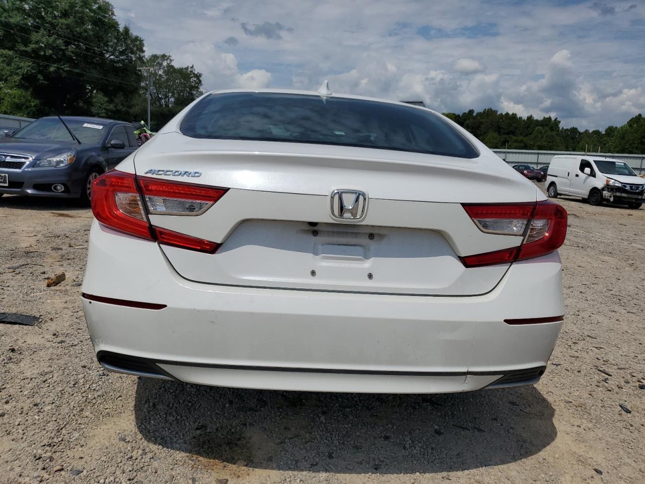 2018 HONDA ACCORD LX - Image 6
