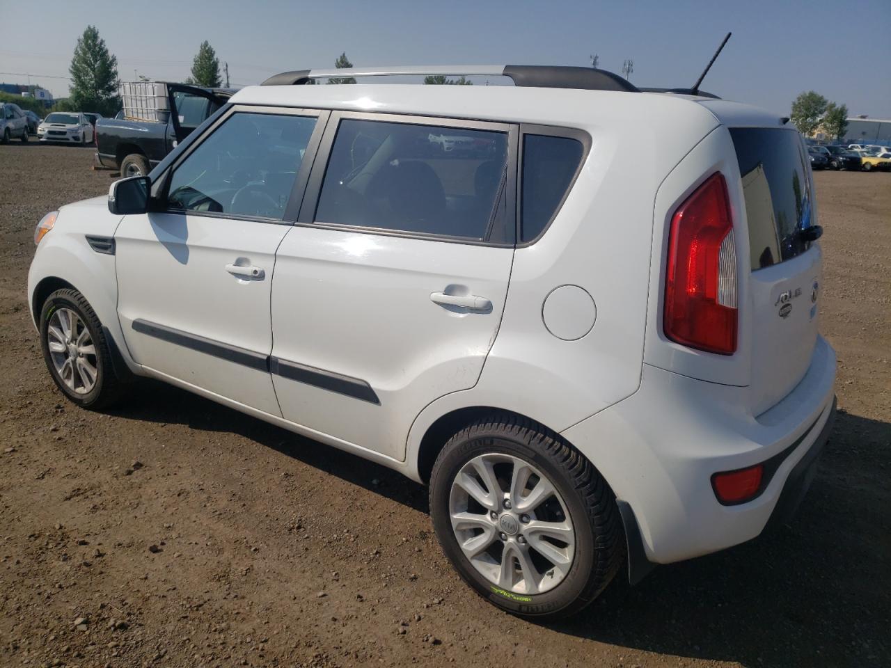 2013 KIA SOUL + - Image 2