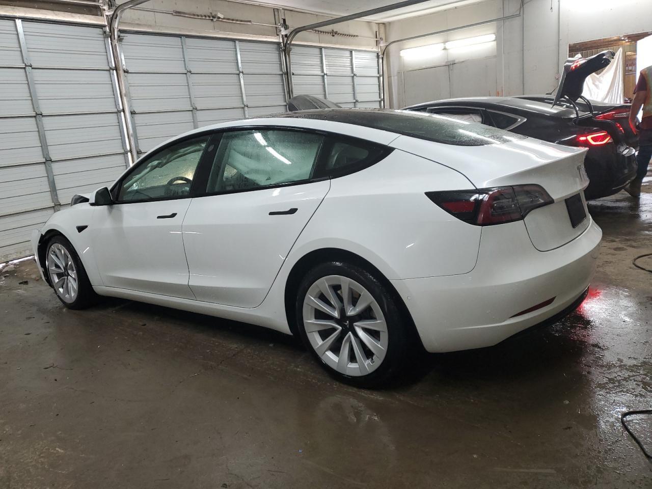 2021 TESLA MODEL 3 - Фото 2