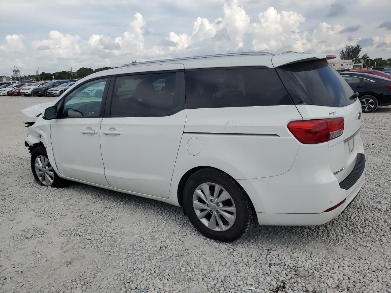 2016 KIA SEDONA LX - Фото 2