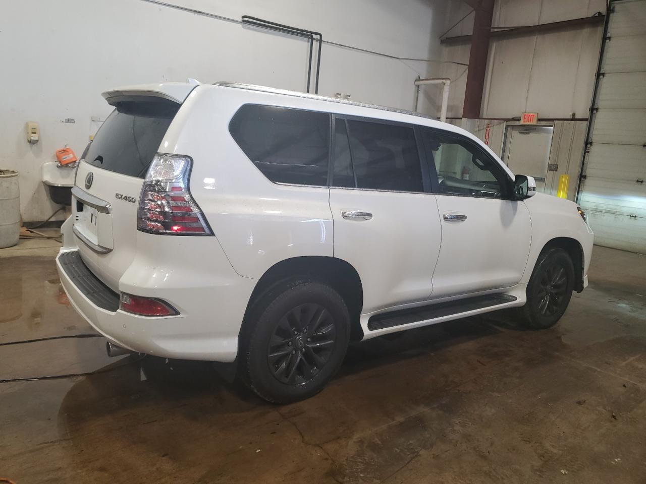 2022 LEXUS GX 460 - Фото 3