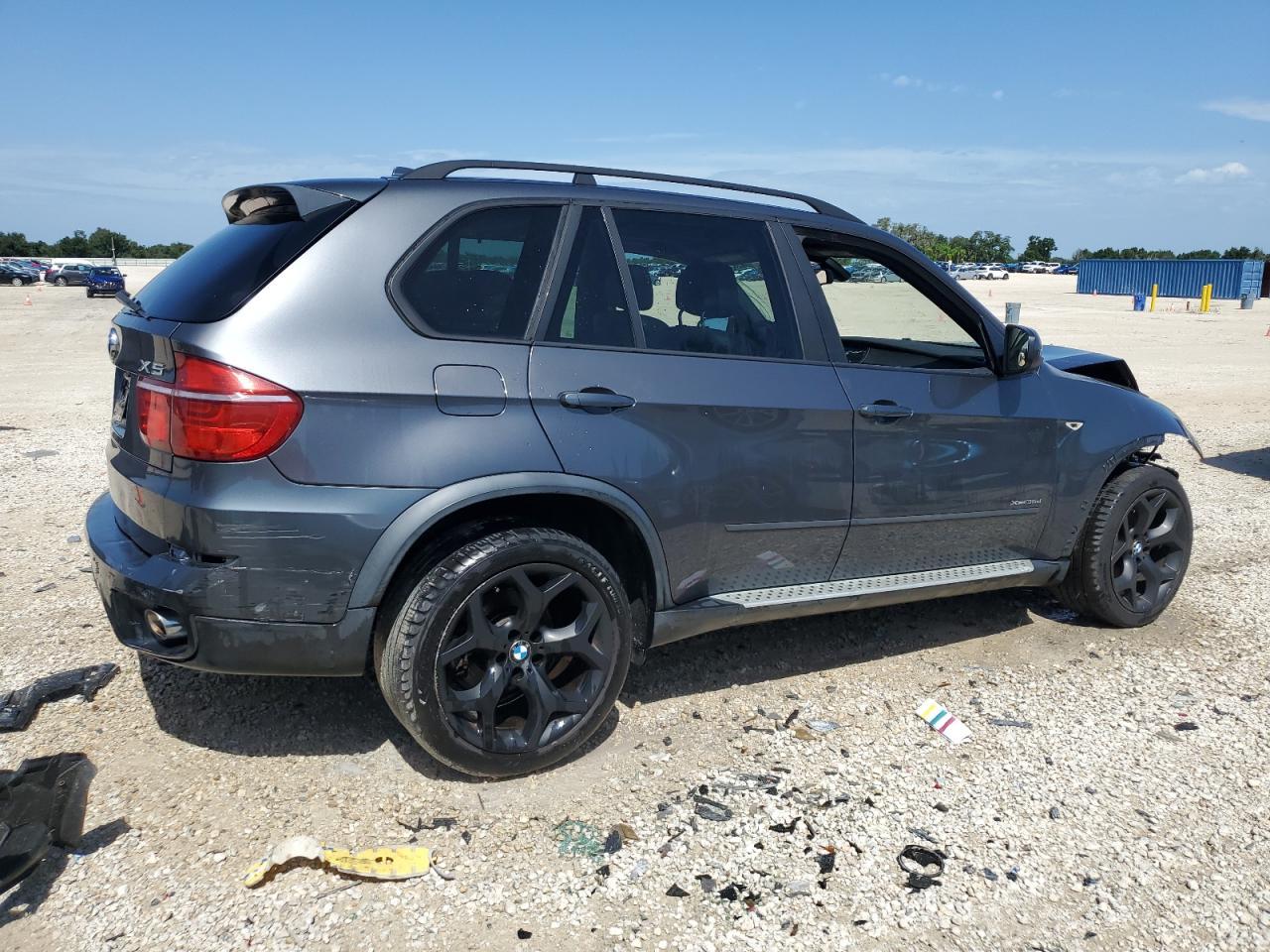 2013 BMW X5 XDRIVE3 - Image 3