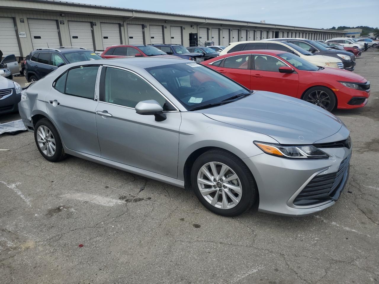 2023 TOYOTA CAMRY LE - Фото 4