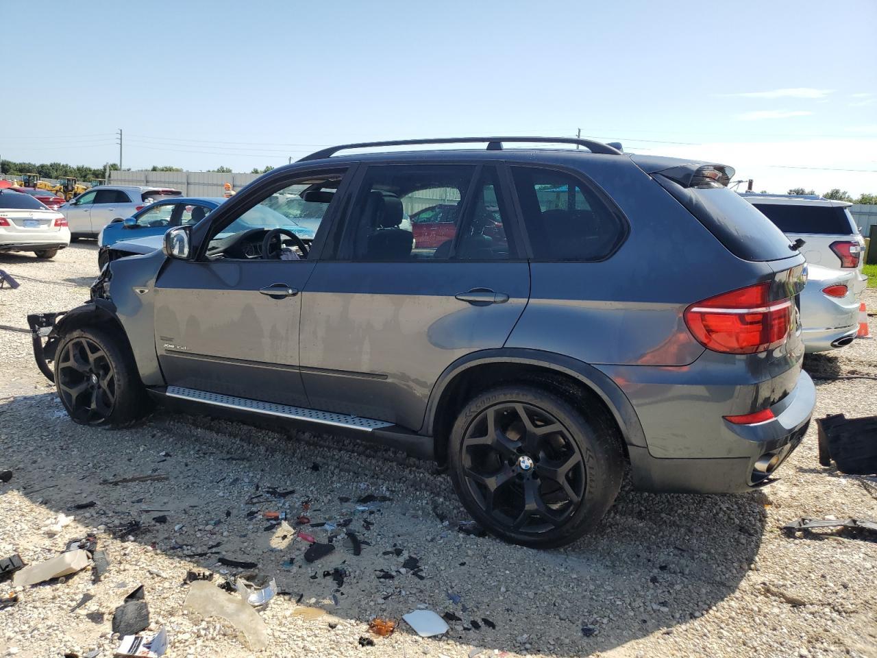 2013 BMW X5 XDRIVE3 - Image 2