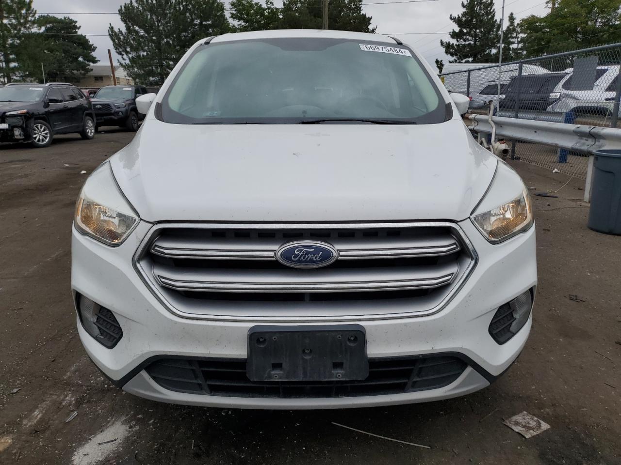 2017 FORD ESCAPE SE - Фото 5