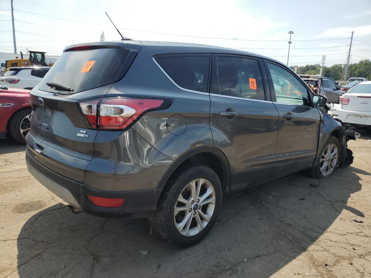 2017 FORD ESCAPE SE - Фото 3