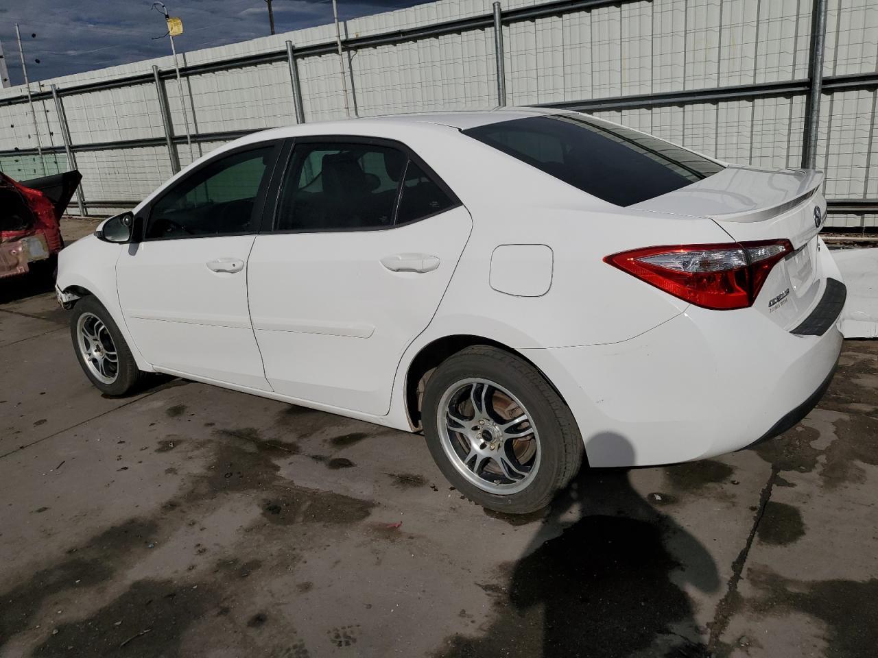 2015 TOYOTA COROLLA L - Image 2