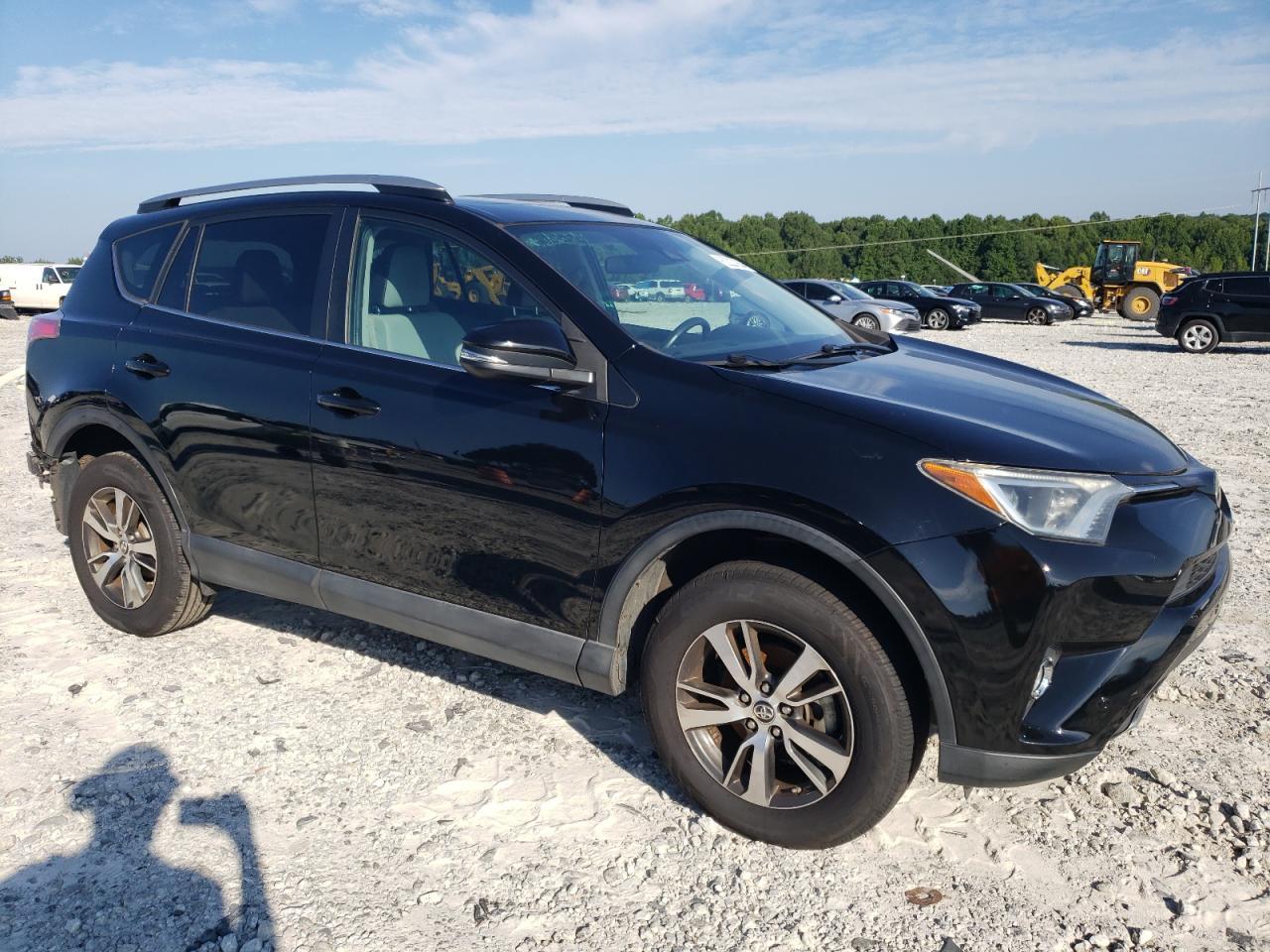 2017 TOYOTA RAV4 XLE - Image 4