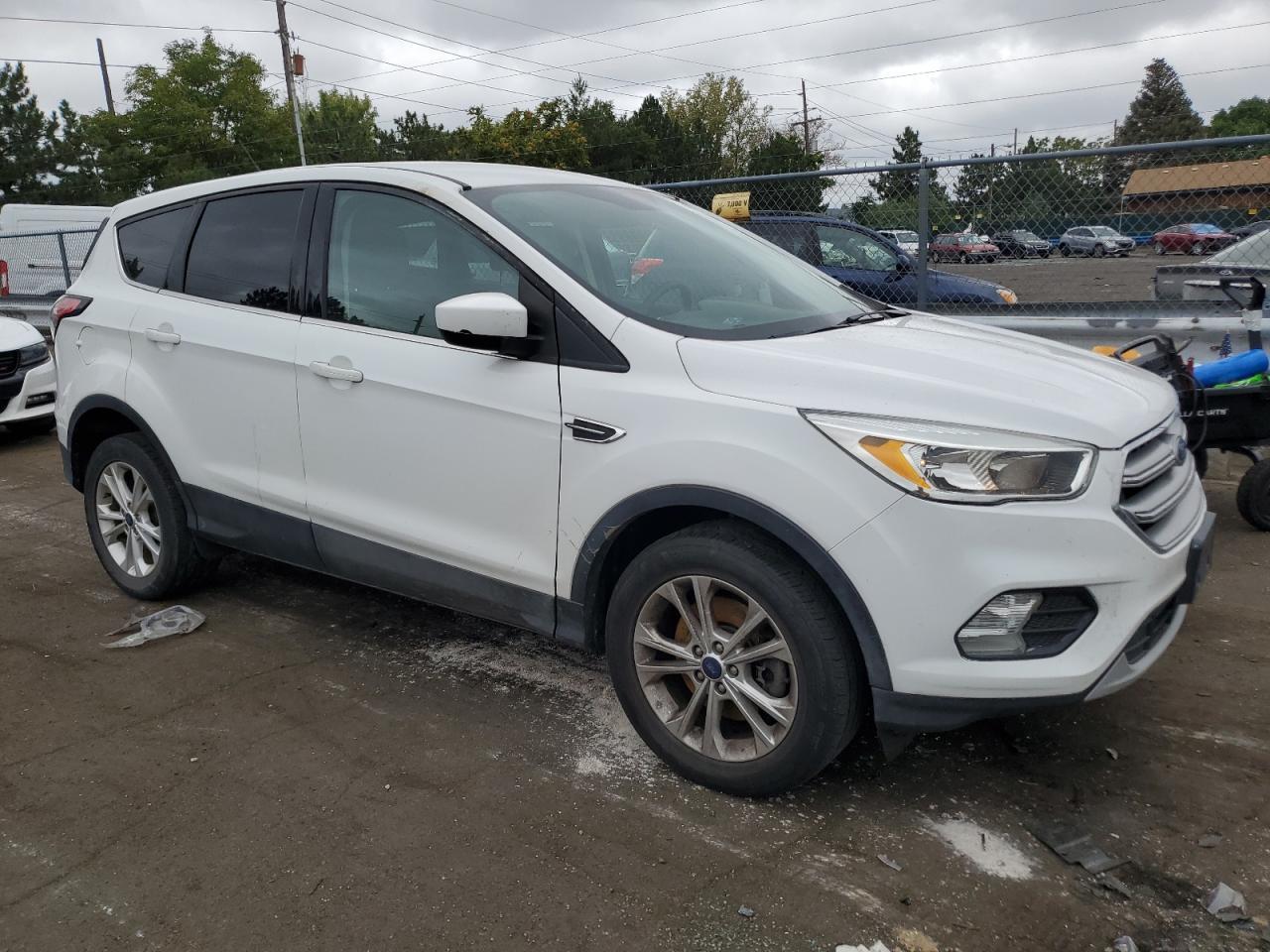 2017 FORD ESCAPE SE - Фото 4