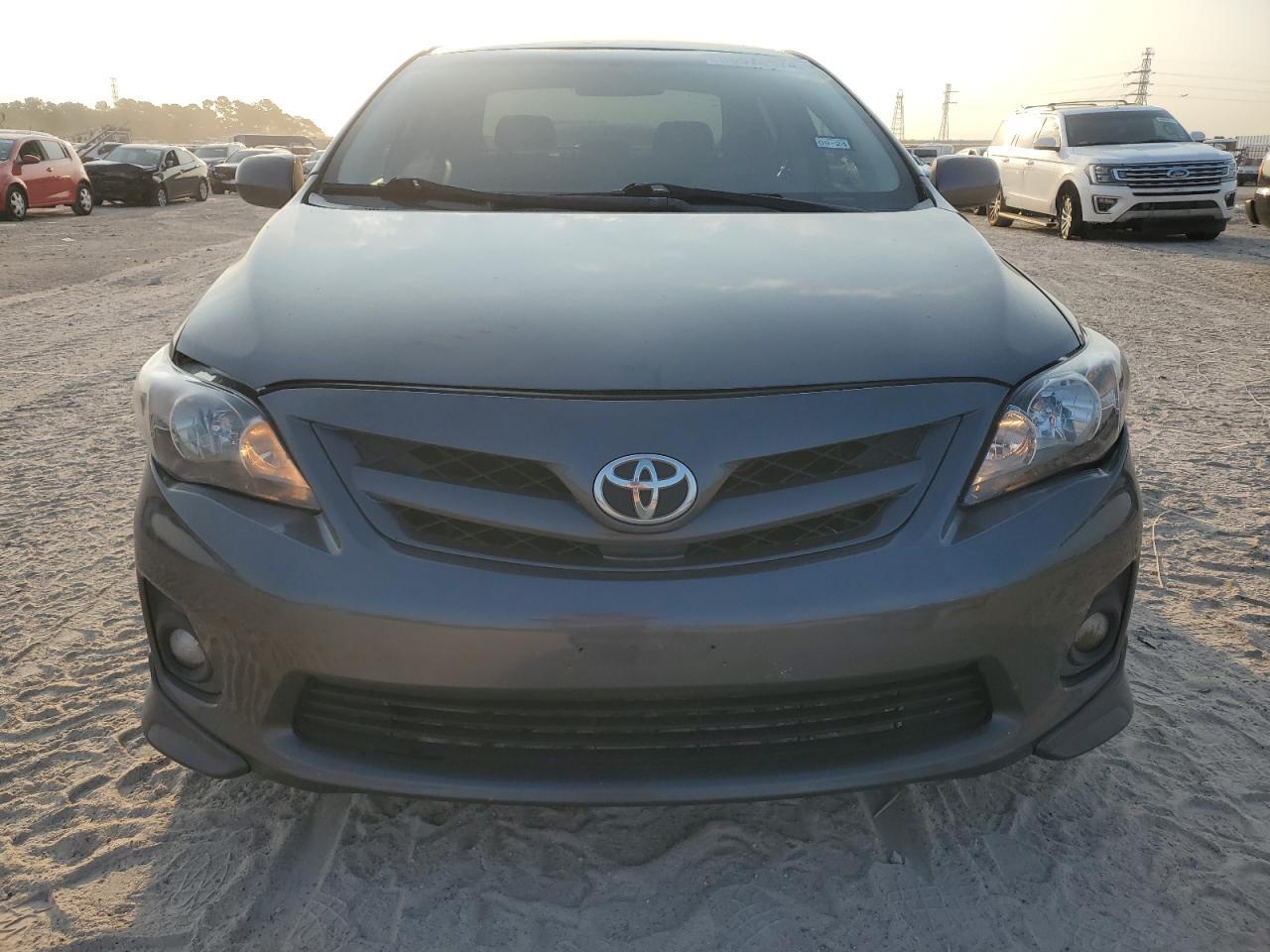 2013 TOYOTA COROLLA BA - Фото 5