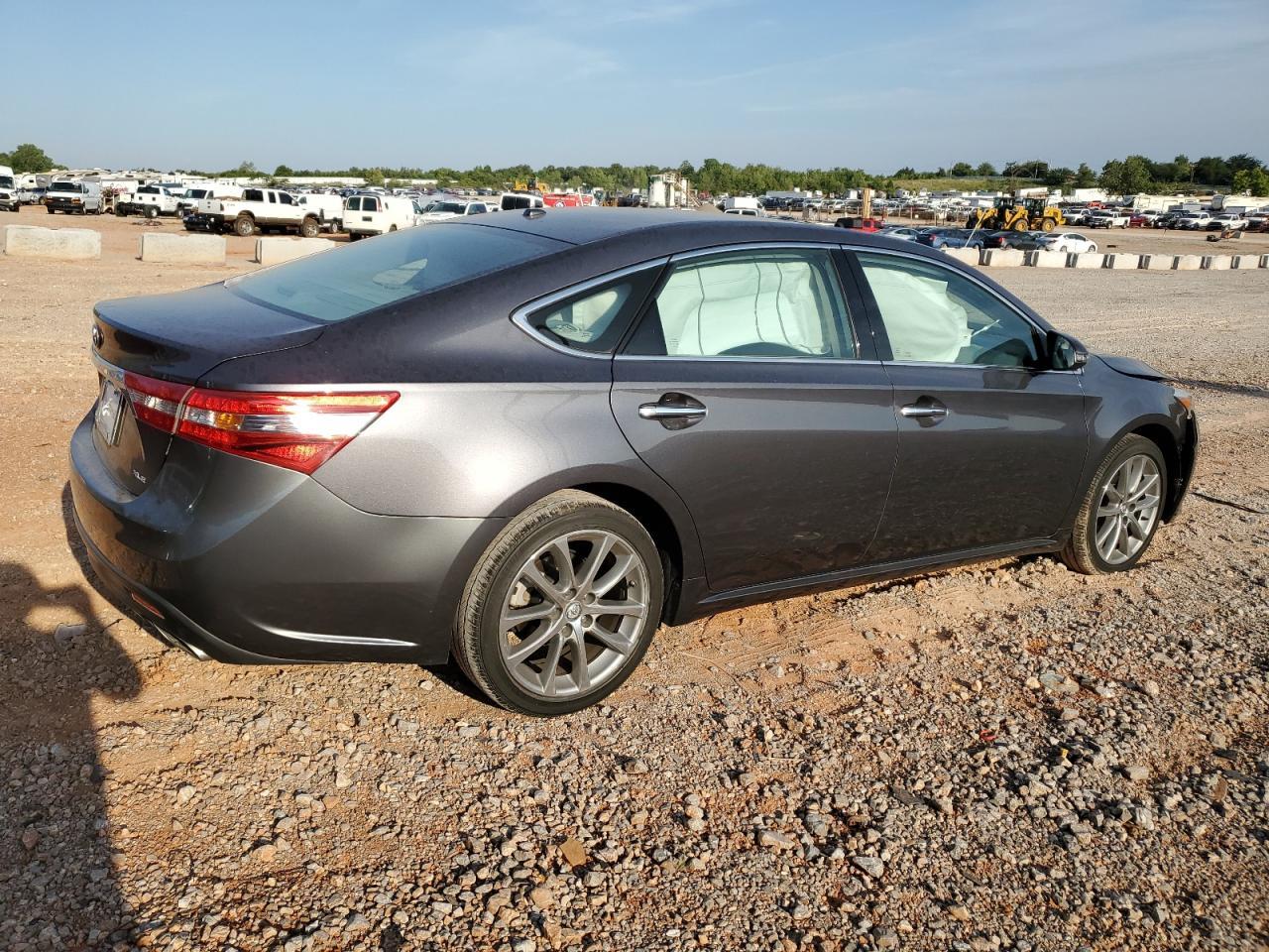 2015 TOYOTA AVALON XLE - Image 3