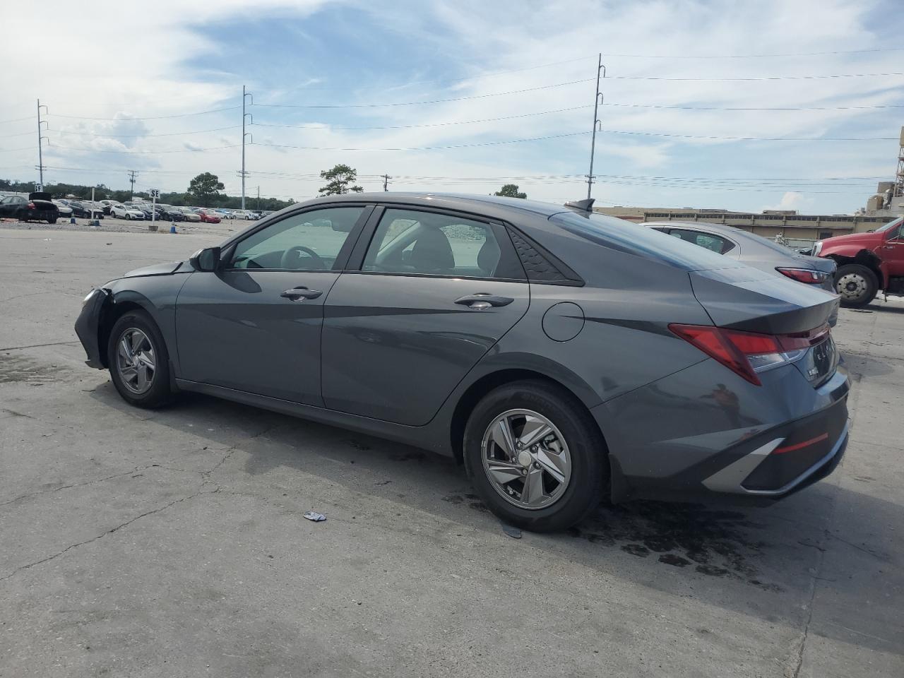 2024 HYUNDAI ELANTRA SE - Фото 2