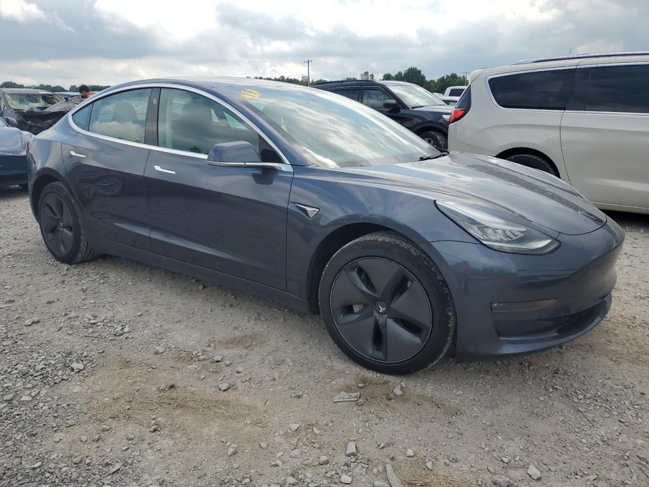 2019 TESLA MODEL 3 - Фото 4