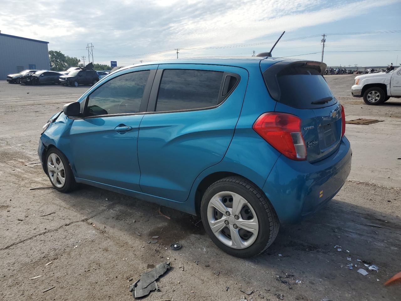 2019 CHEVROLET SPARK LS - Фото 2