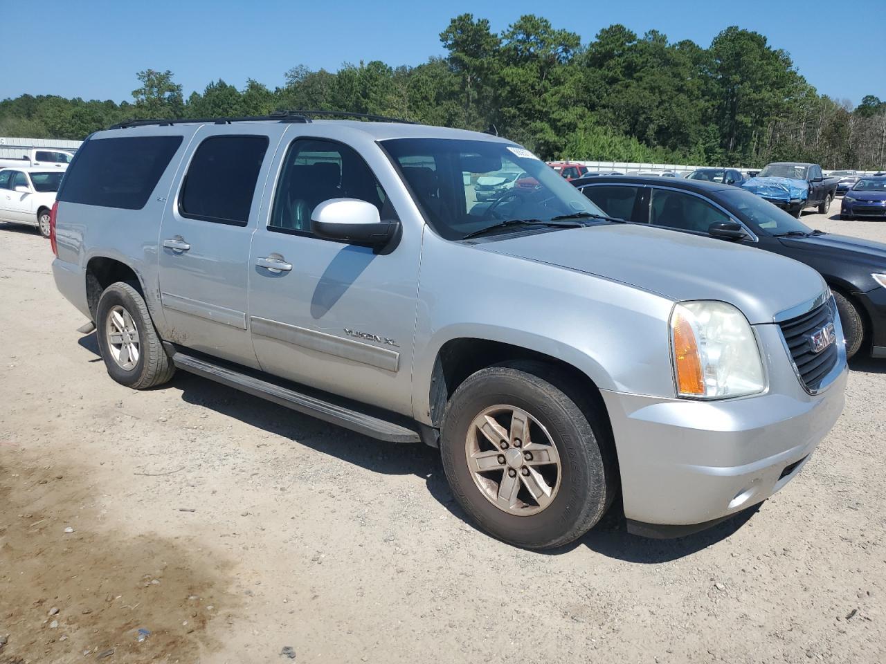 2012 GMC YUKON XL C - Image 4