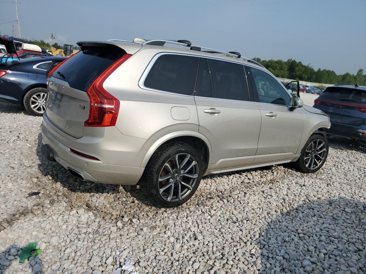 2016 VOLVO XC90 T6 - Фото 3