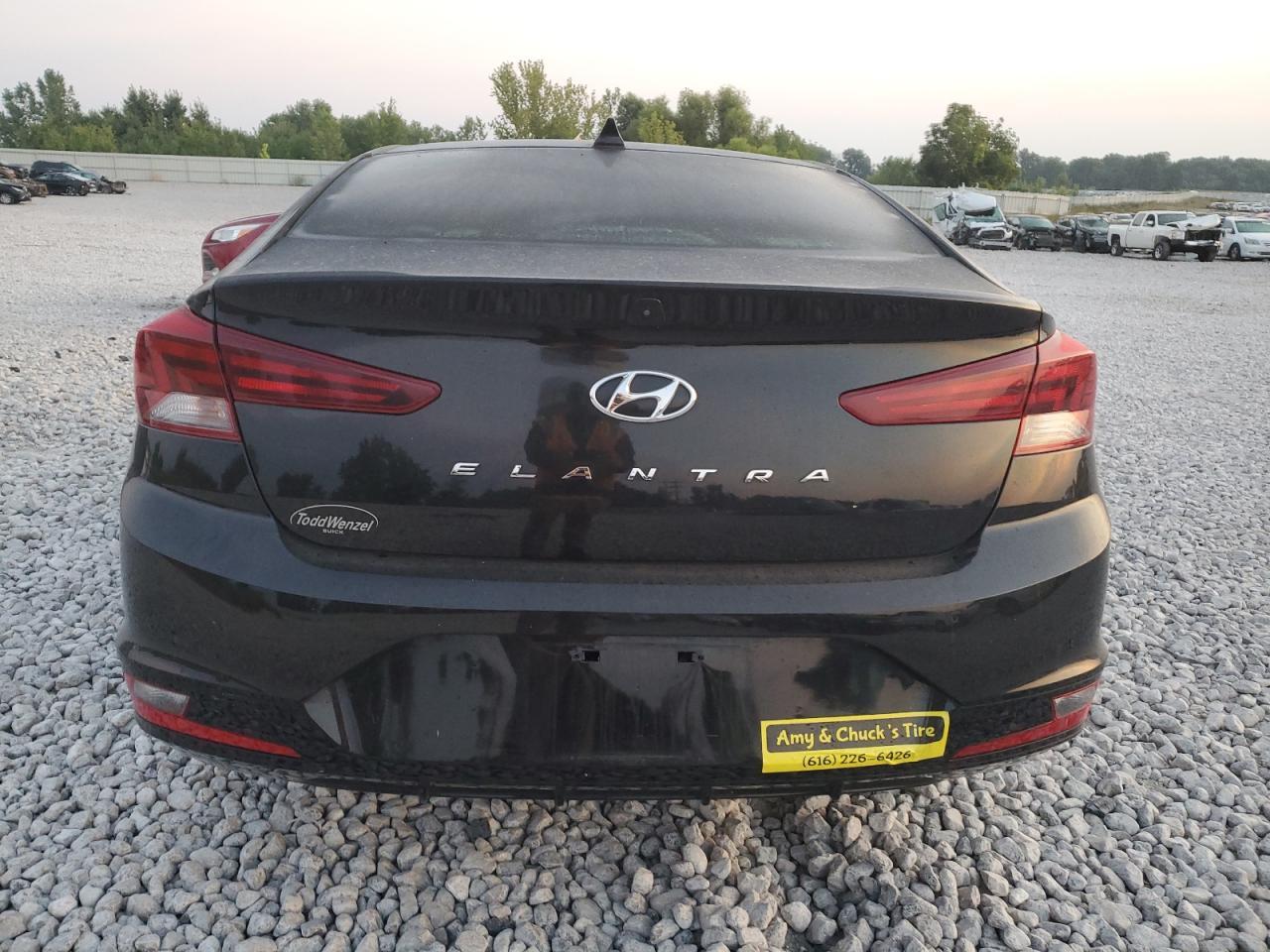 2019 HYUNDAI ELANTRA SE - Image 6