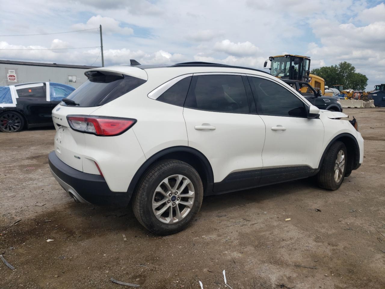 2020 FORD ESCAPE SE - Фото 3