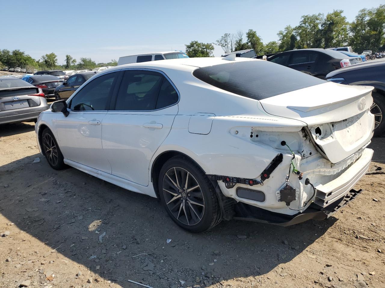 2021 TOYOTA CAMRY SE - Фото 2