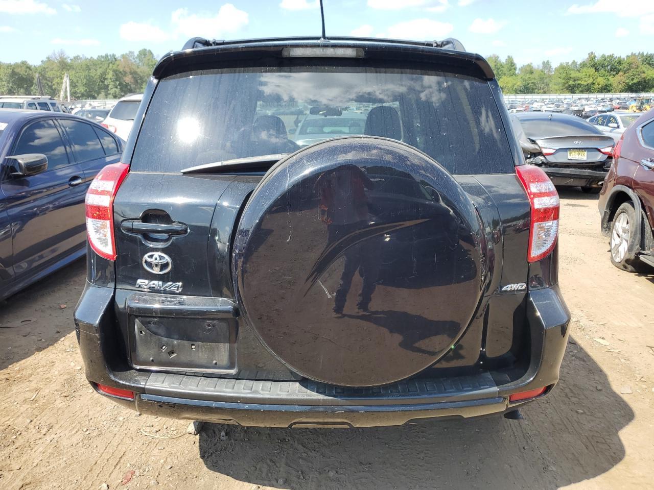 2011 TOYOTA RAV4 - Фото 6