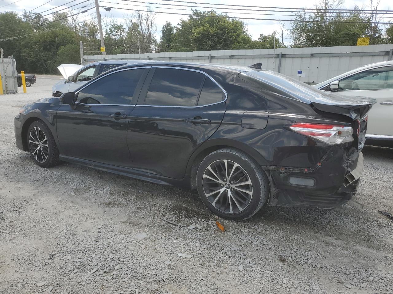 2020 TOYOTA CAMRY SE - Image 2