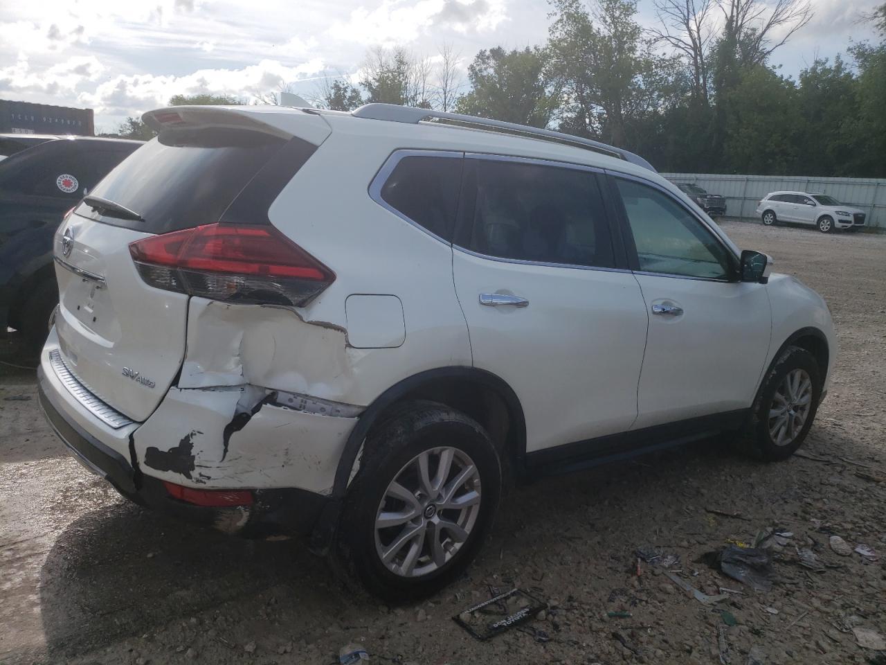 2017 NISSAN ROGUE SV - Image 3