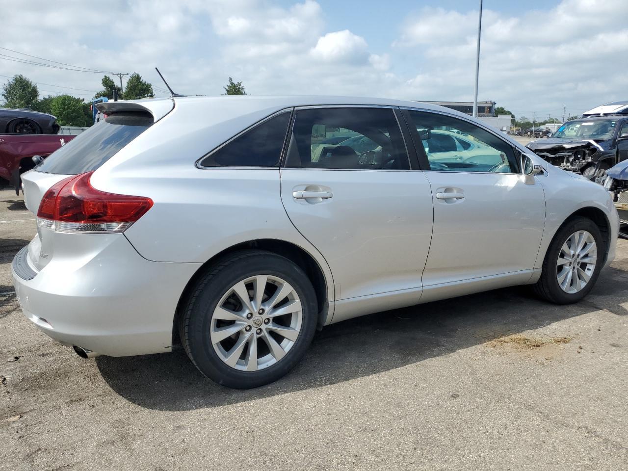 2014 TOYOTA VENZA LE - Фото 3
