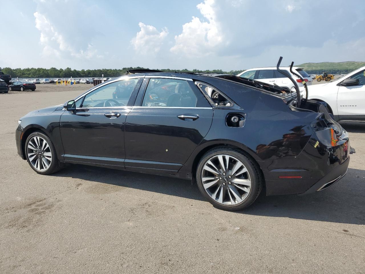2019 LINCOLN MKZ RESERV - Image 2