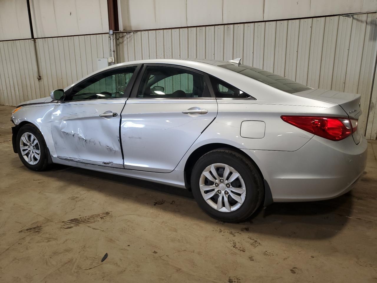 2013 HYUNDAI SONATA GLS - Image 2