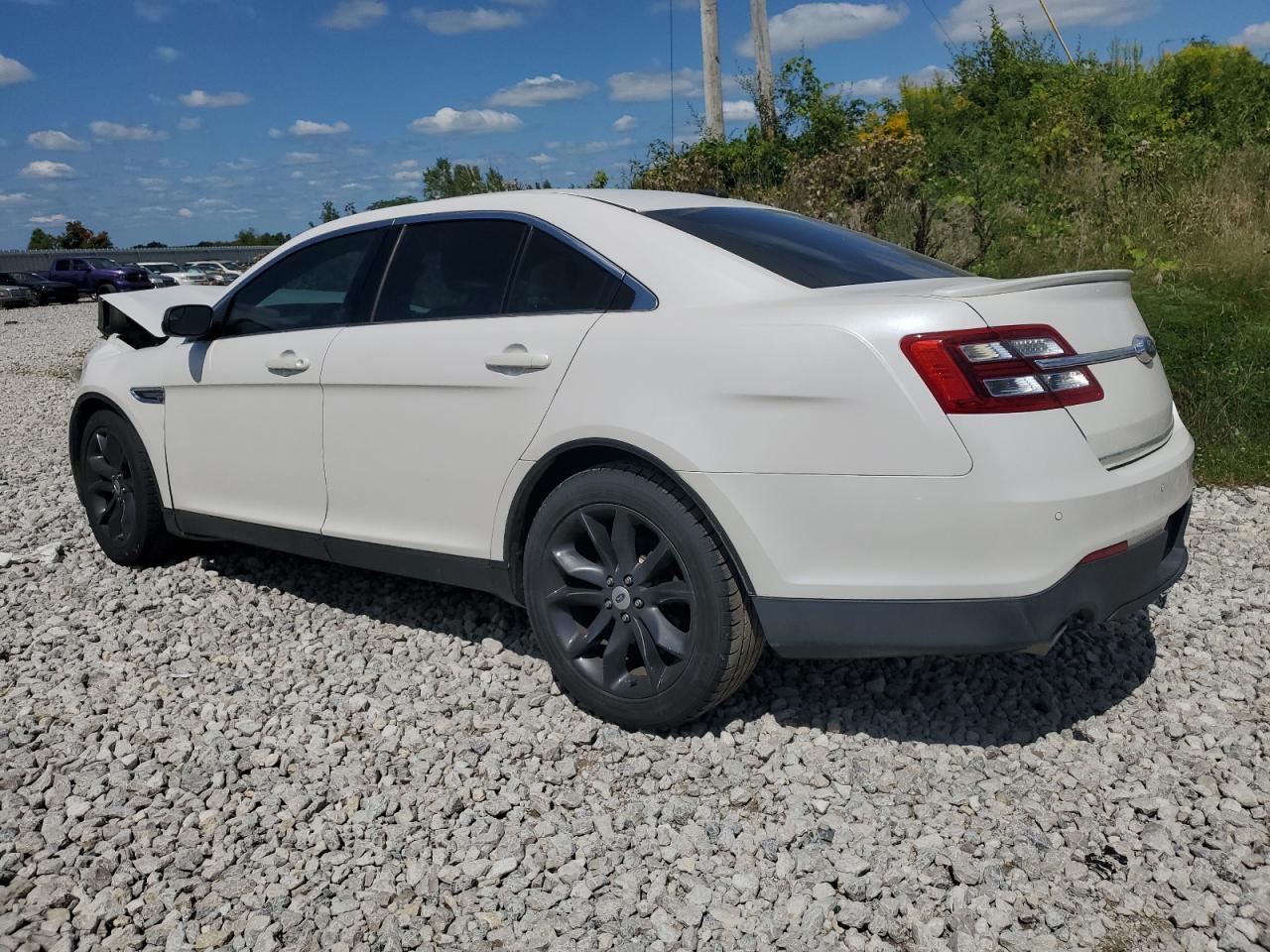 2013 FORD TAURUS SEL - Image 2