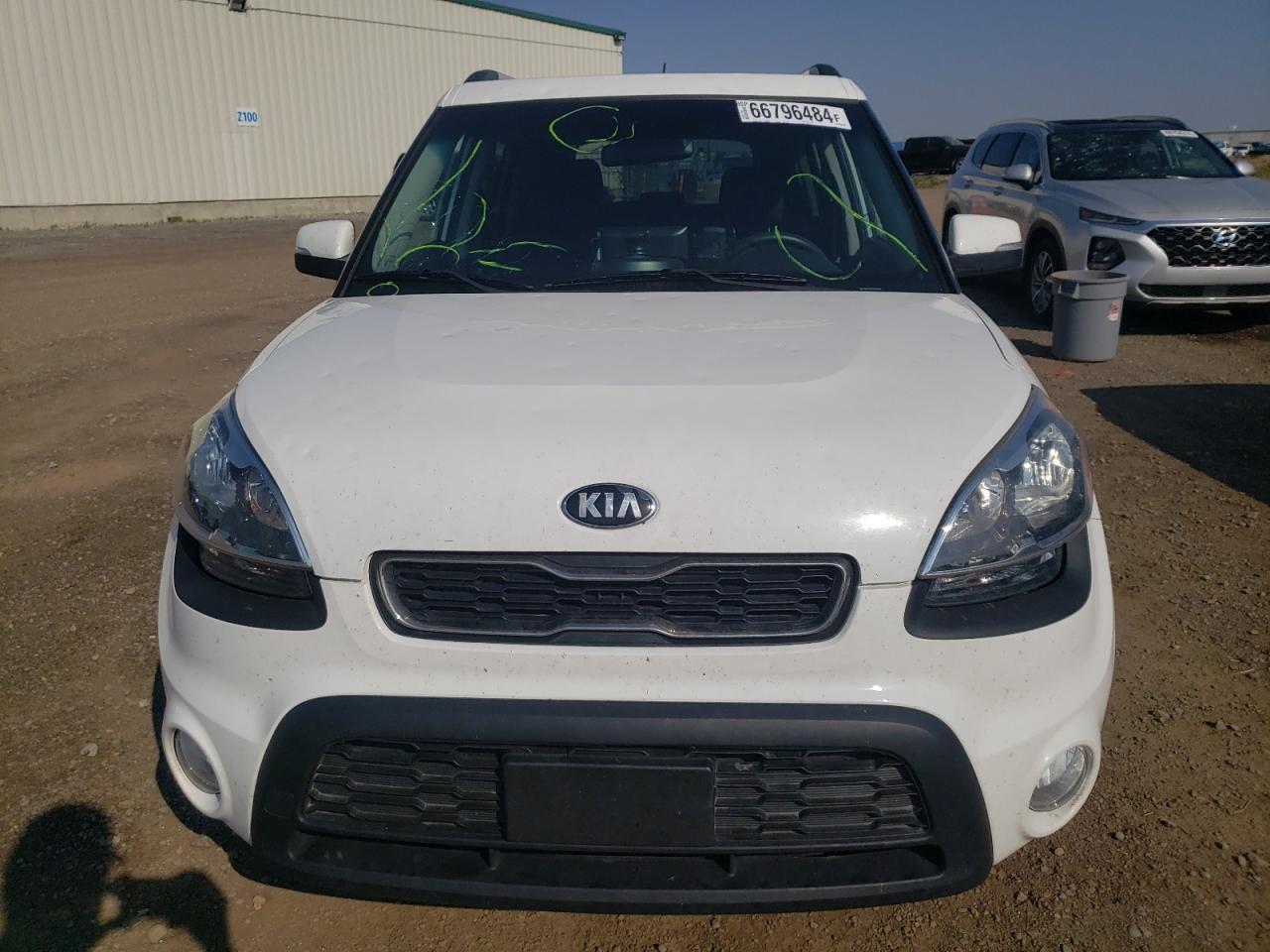 2013 KIA SOUL + - Image 5