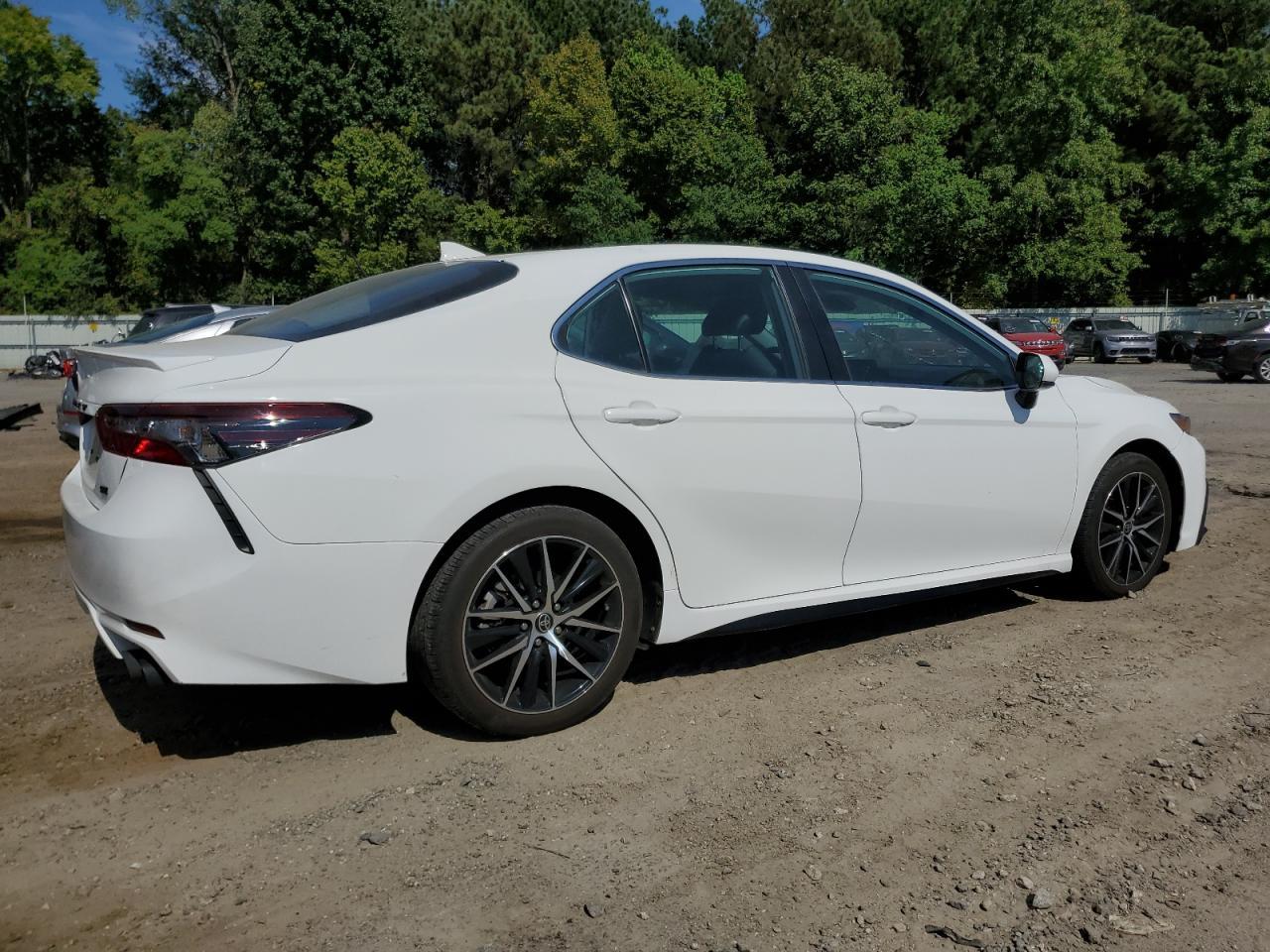 2021 TOYOTA CAMRY SE - Image 3