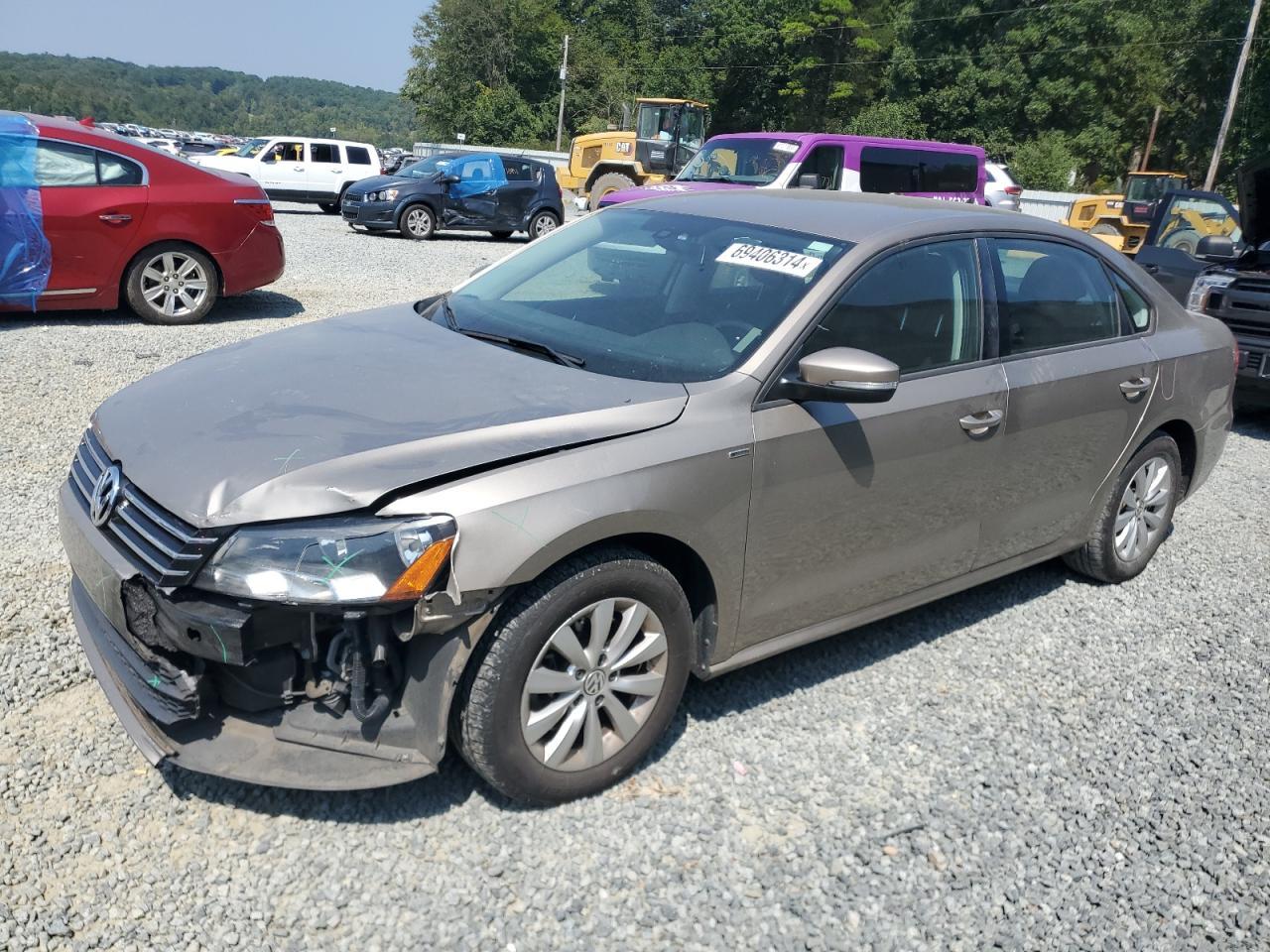2015 VOLKSWAGEN PASSAT S