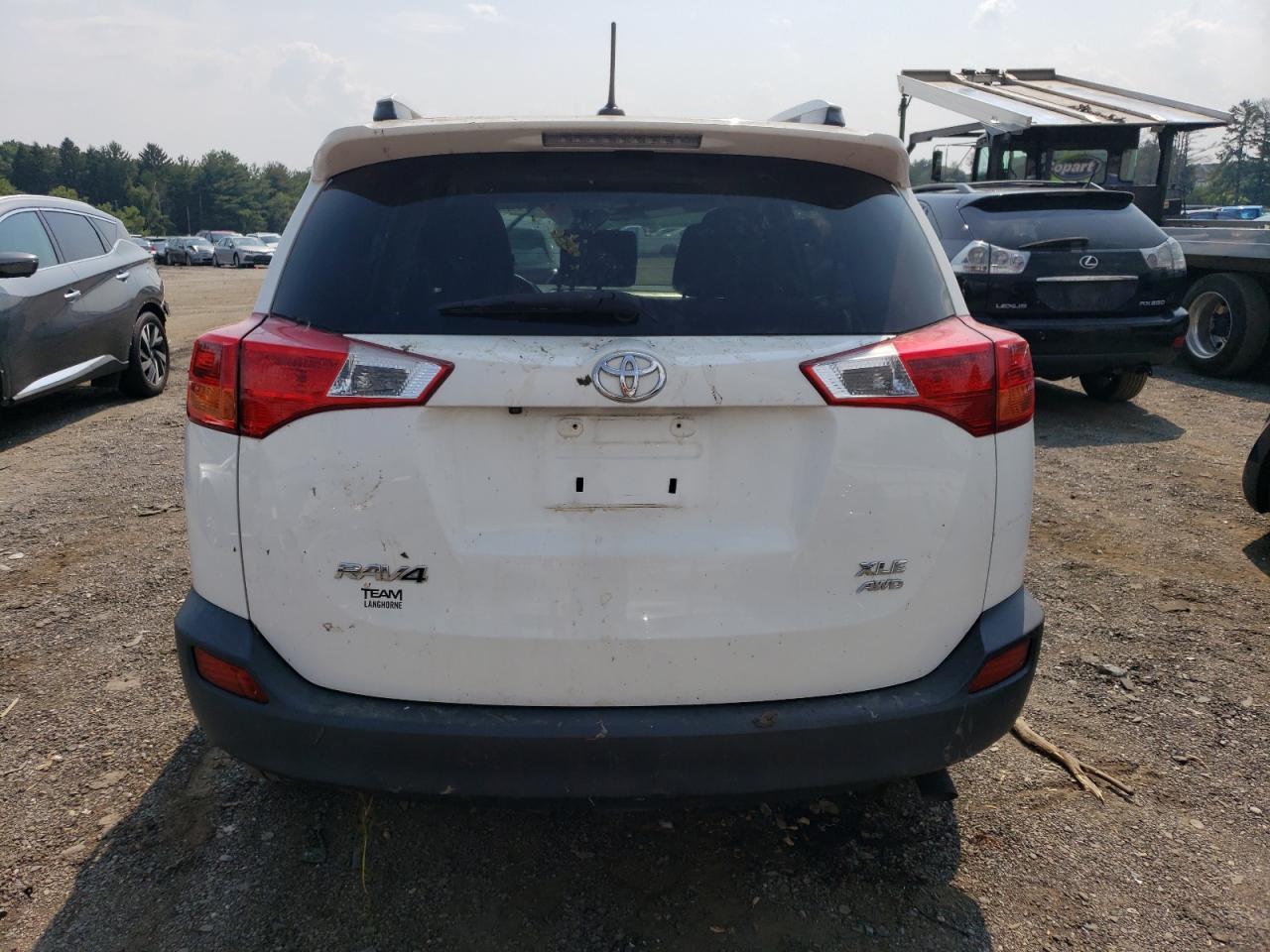 2015 TOYOTA RAV4 XLE - Image 6