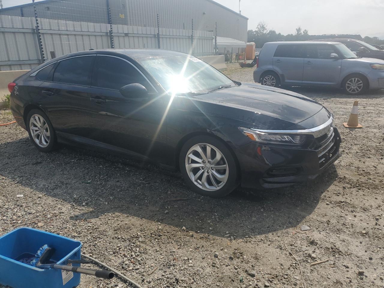 2018 HONDA ACCORD LX - Image 4