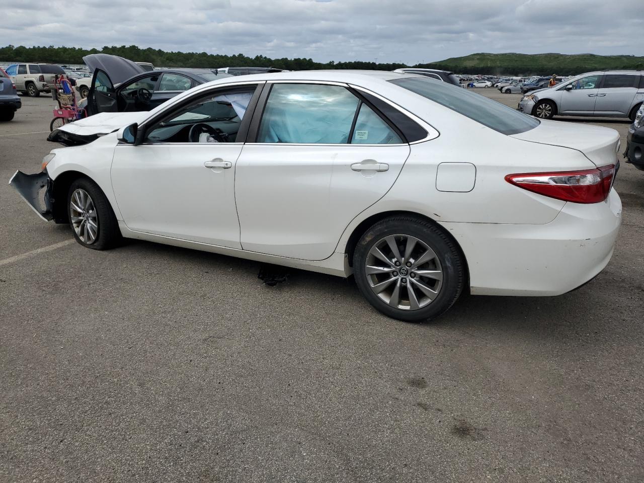 2016 TOYOTA CAMRY LE - Фото 2