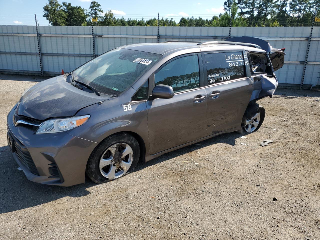 2020 TOYOTA SIENNA LE