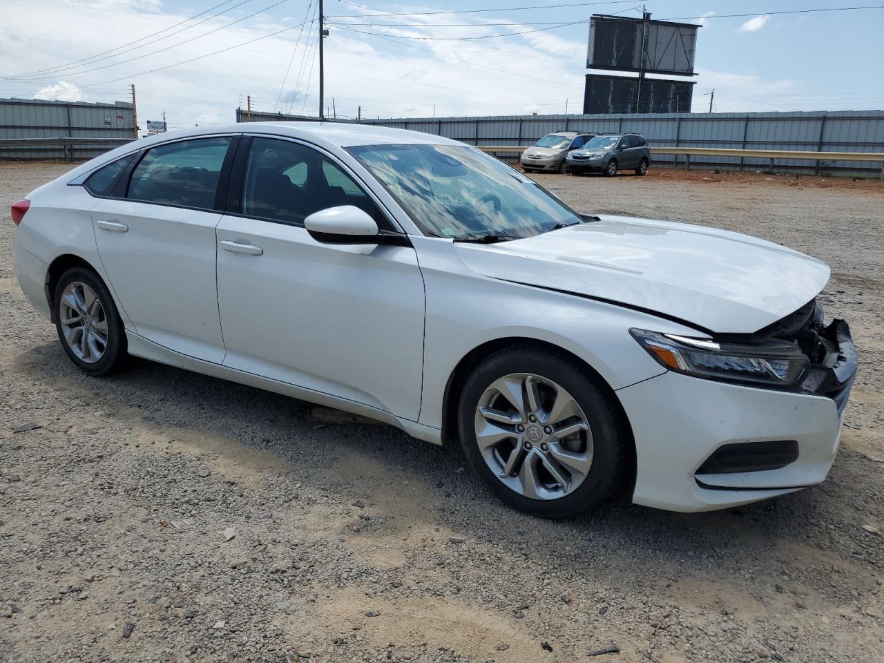 2018 HONDA ACCORD LX - Image 4