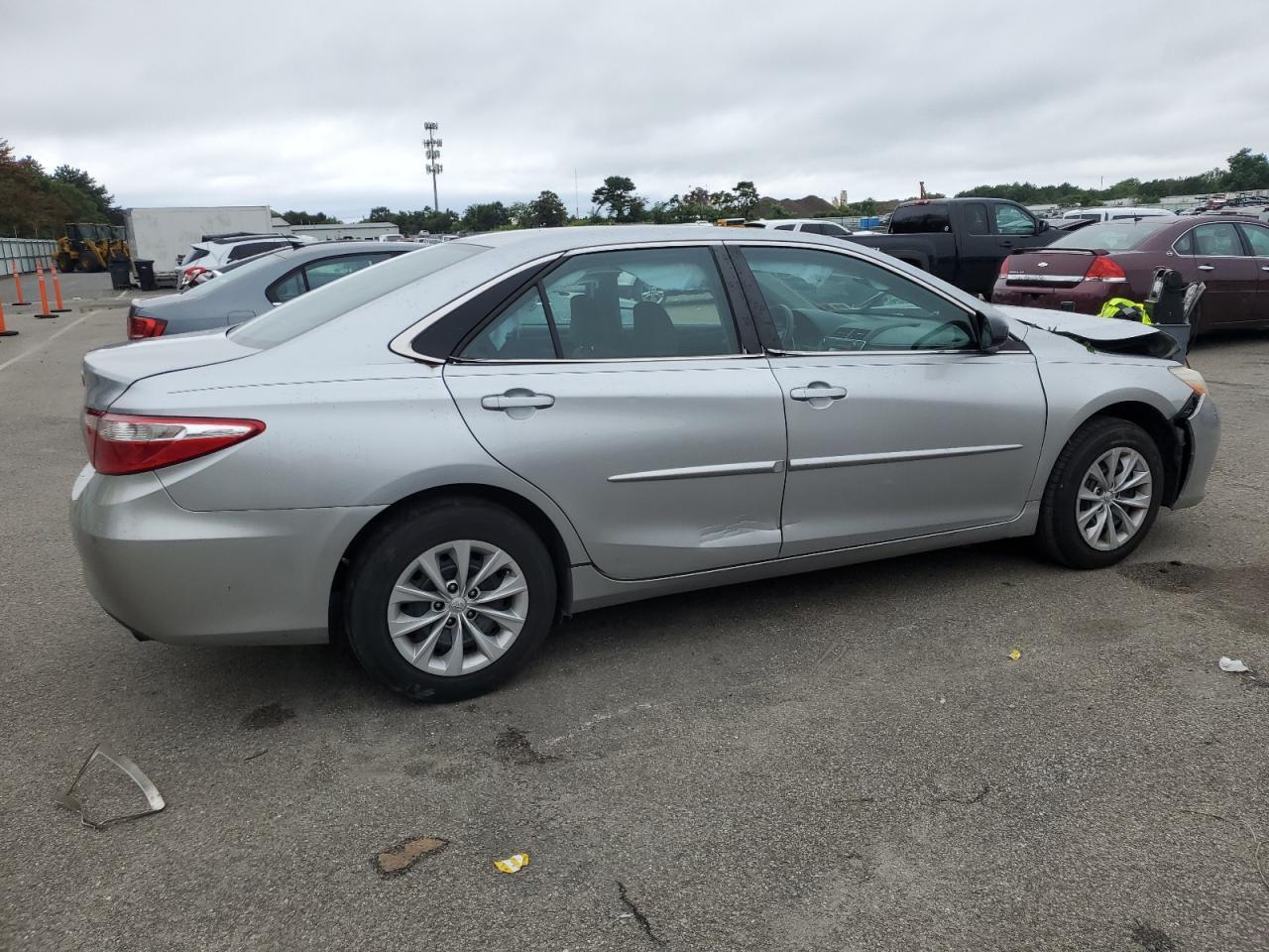 2016 TOYOTA CAMRY LE - Фото 3