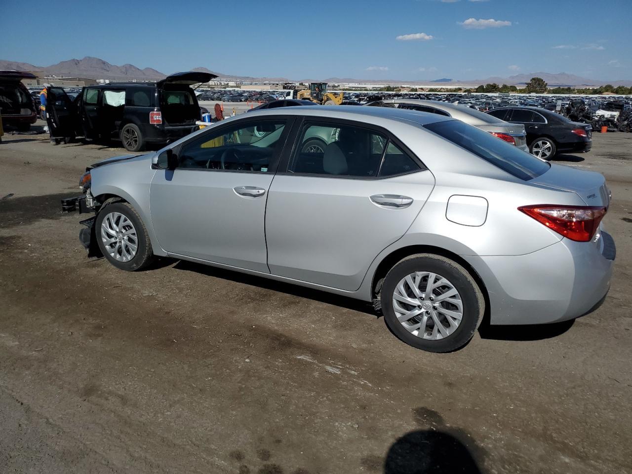 2018 TOYOTA COROLLA L - Фото 2