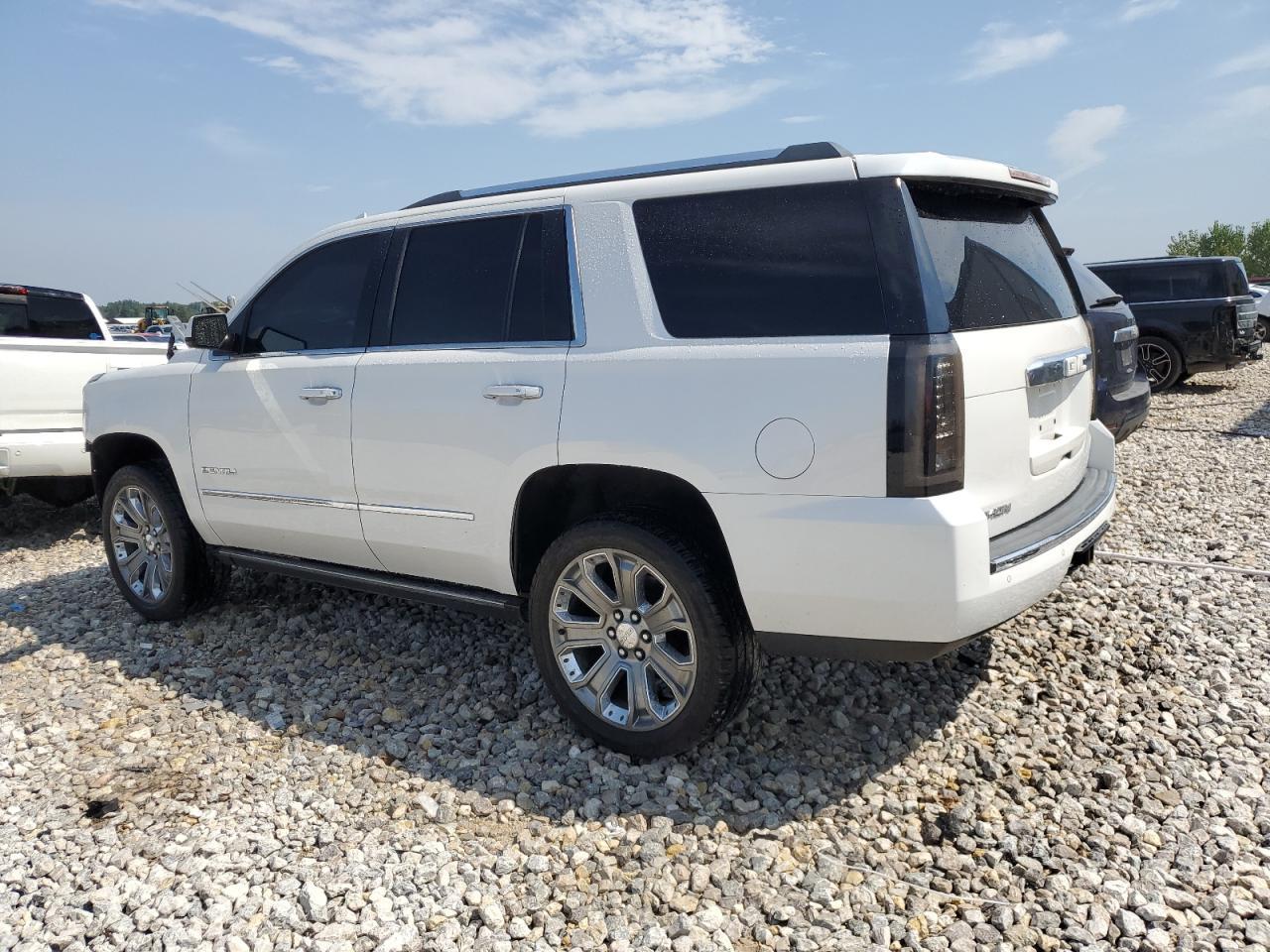 2016 GMC YUKON DENA - Image 2