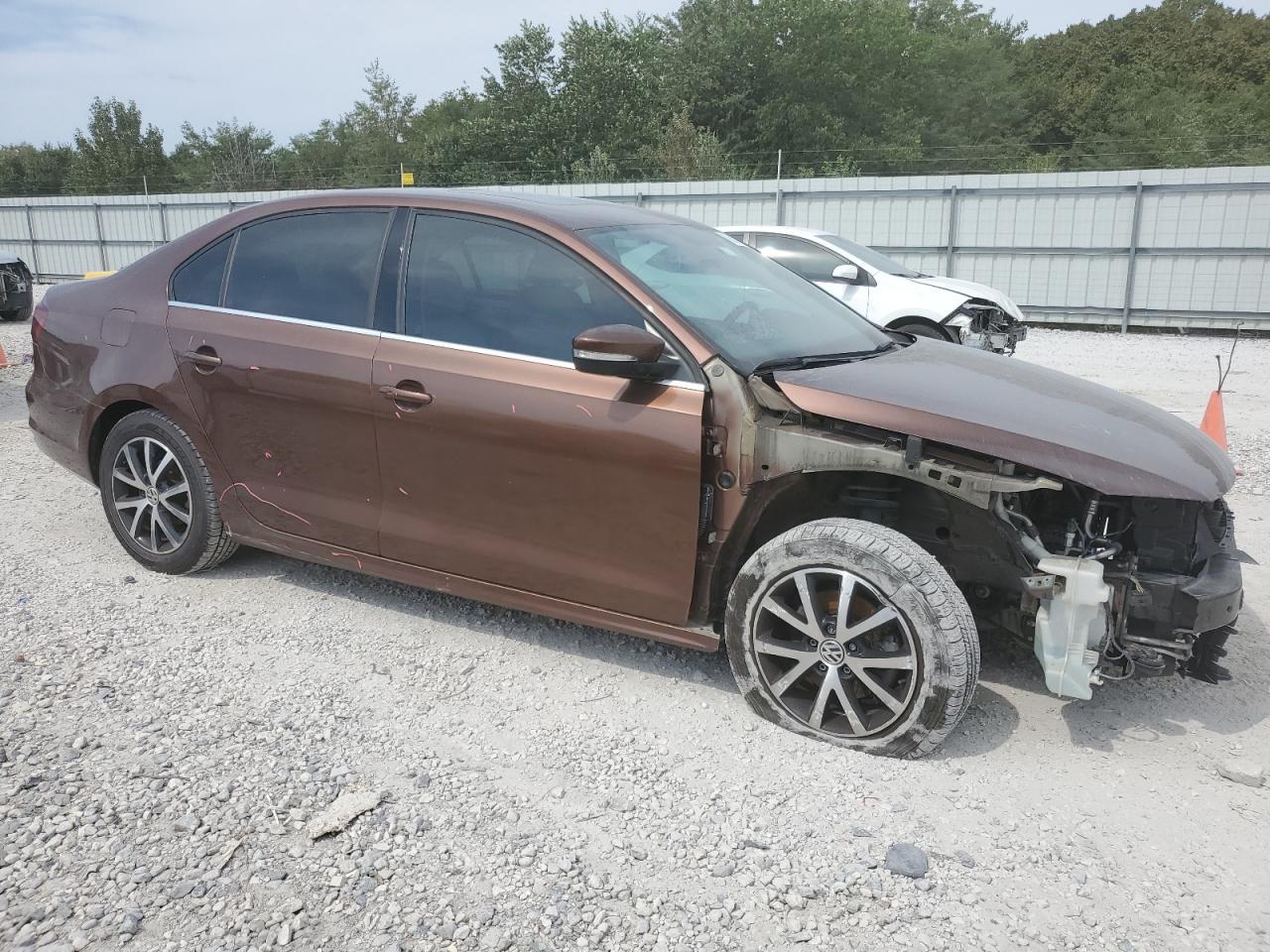 2017 VOLKSWAGEN JETTA SE - Image 4