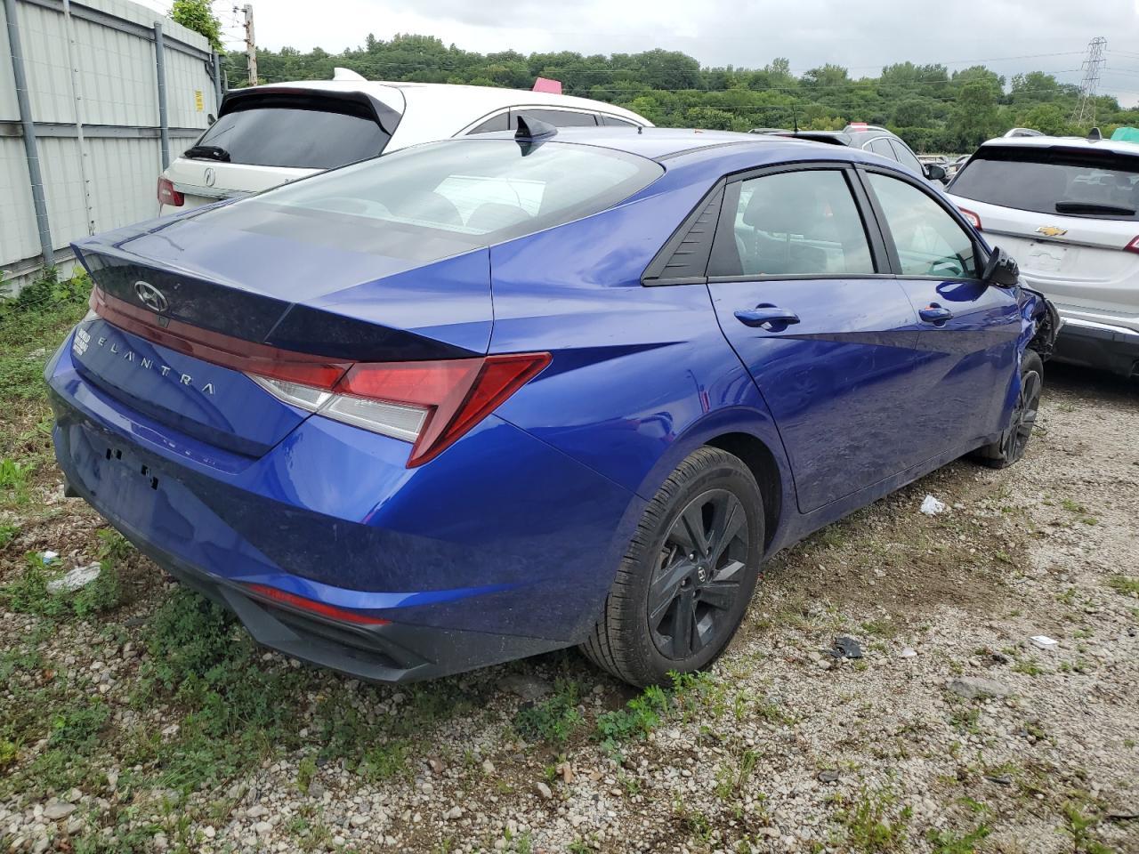 2023 HYUNDAI ELANTRA SE - Фото 3