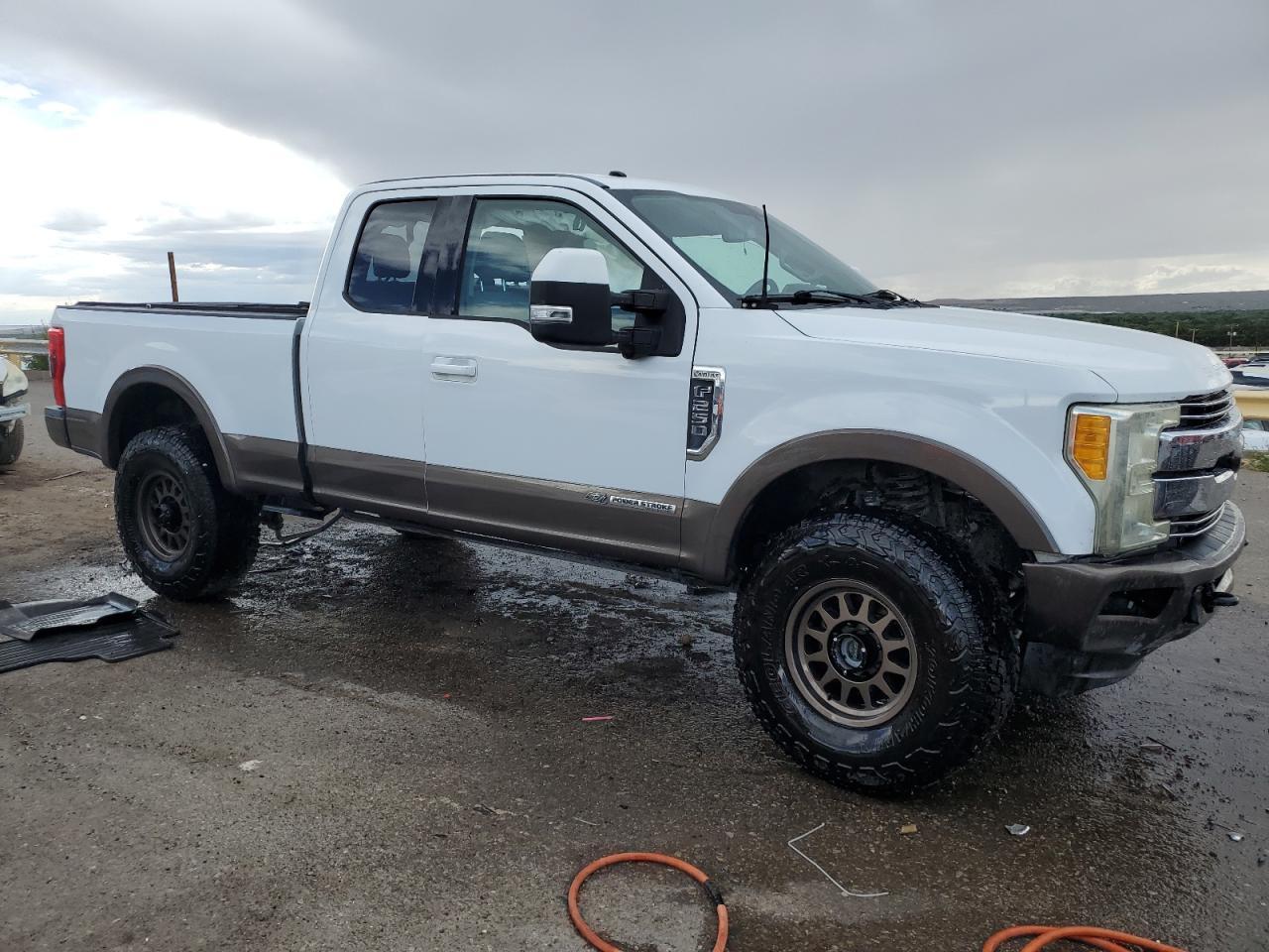 2017 FORD F250 SUPER - Image 4